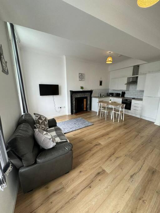 Spacious Flat In Sheffield City Center Gs304 Bagian luar foto